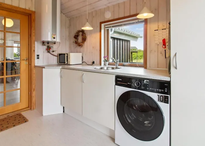 Elmine - 700m From The Sea By Interhome * Lakolk