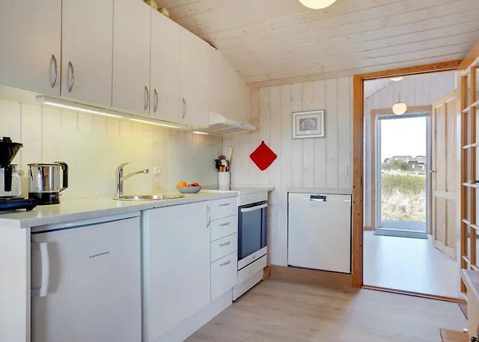 Elmine - 700m From The Sea By Interhome